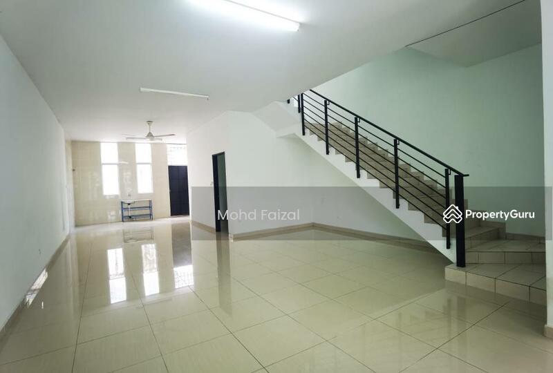 Untuk Dijual - 3 Storey Terrace House Seksyen 7 Bangi Avenue Kajang