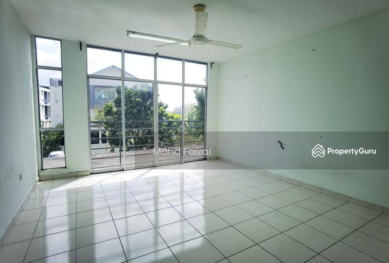 Untuk Dijual - 3 Storey Terrace House Seksyen 7 Bangi Avenue Kajang