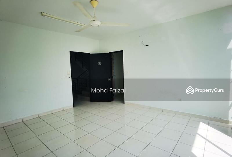 Untuk Dijual - 3 Storey Terrace House Seksyen 7 Bangi Avenue Kajang
