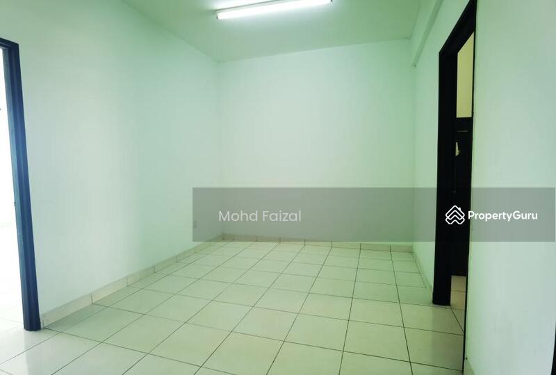 Untuk Dijual - 3 Storey Terrace House Seksyen 7 Bangi Avenue Kajang