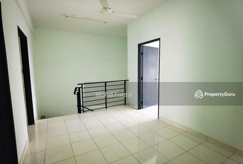 Untuk Dijual - 3 Storey Terrace House Seksyen 7 Bangi Avenue Kajang