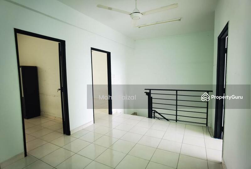 Untuk Dijual - 3 Storey Terrace House Seksyen 7 Bangi Avenue Kajang