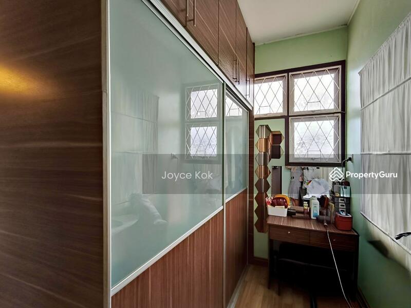 Master room with walk-in wardrobe
