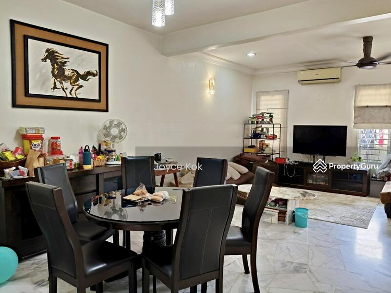 Spacious Living & Dining 
