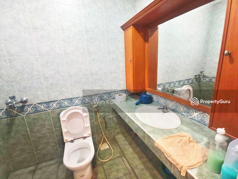 Untuk Dijual - Ros Merah