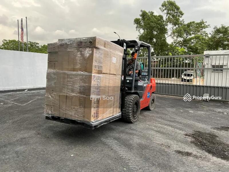 Untuk Disewa - Bukit Kemuning Semi D Factory ( 3 Storey )