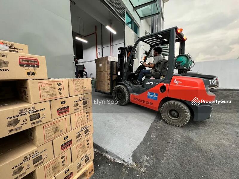 Untuk Disewa - Bukit Kemuning Semi D Factory ( 3 Storey )