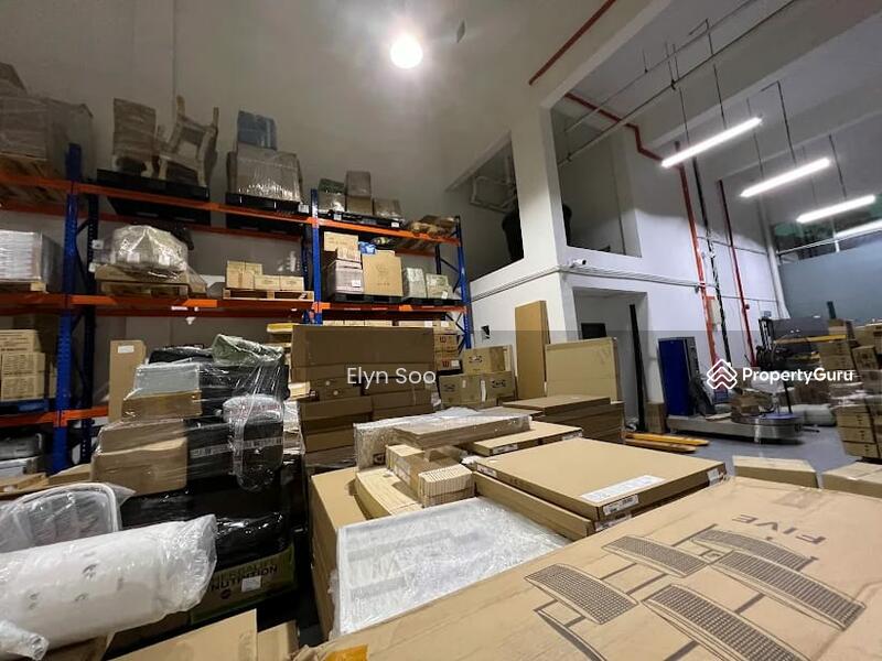 Untuk Disewa - Bukit Kemuning Semi D Factory ( 3 Storey )