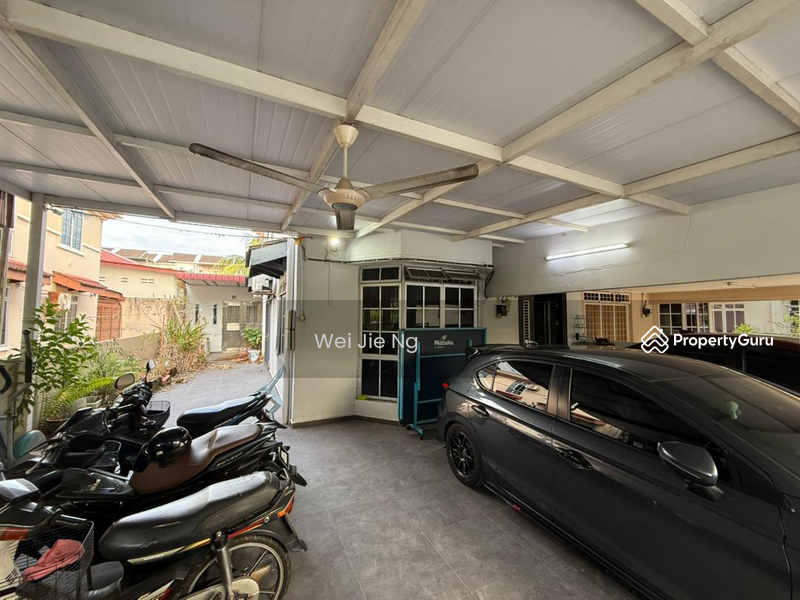 Untuk Dijual - Semi-Detached House at Taman Permai Jaya