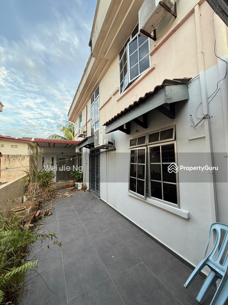 Untuk Dijual - Semi-Detached House at Taman Permai Jaya