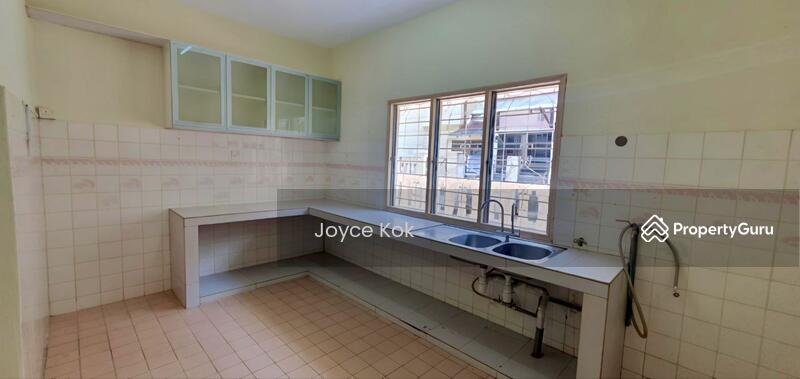 Untuk Dijual - USJ 4,Gated guarded, 5 rooms 3 baths, 24x75