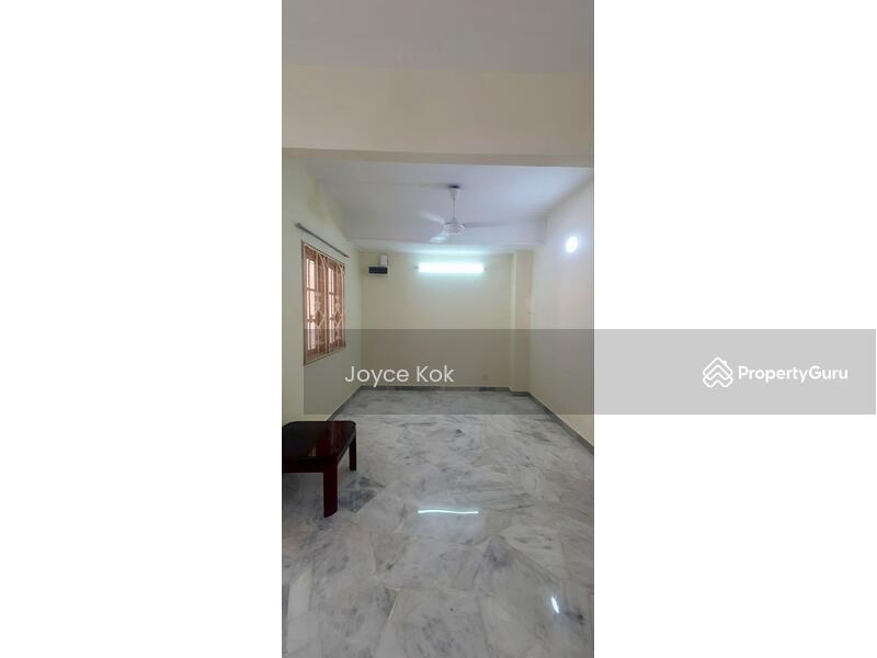 Untuk Dijual - USJ 4,Gated guarded, 5 rooms 3 baths, 24x75