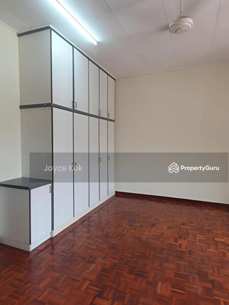 Untuk Dijual - USJ 4,Gated guarded, 5 rooms 3 baths, 24x75