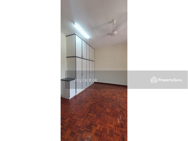Untuk Dijual - USJ 4,Gated guarded, 5 rooms 3 baths, 24x75