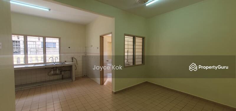 Untuk Dijual - USJ 4,Gated guarded, 5 rooms 3 baths, 24x75