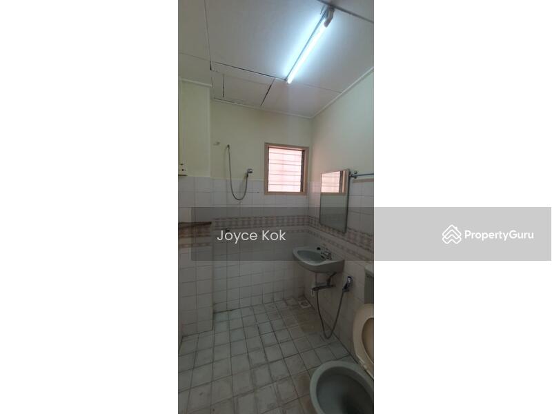 Untuk Dijual - USJ 4,Gated guarded, 5 rooms 3 baths, 24x75