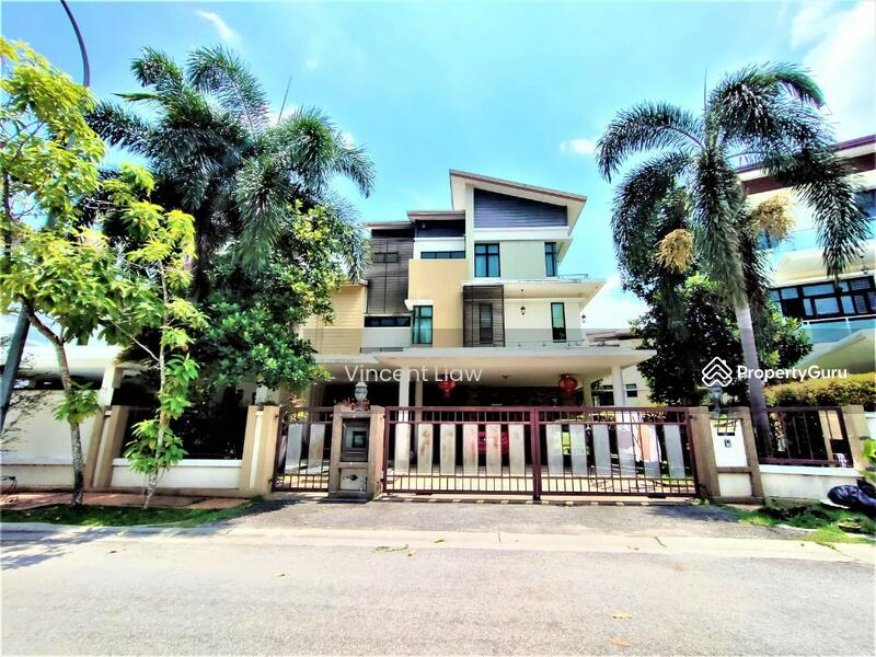 For Sale - Semi-Detached House at Tropicana