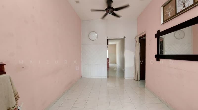 1-storey Terraced House for Sale in Seksyen 30 (Shah Alam) - Maizura binti Mohd Darus - Interior - PropertyGuru.com.my