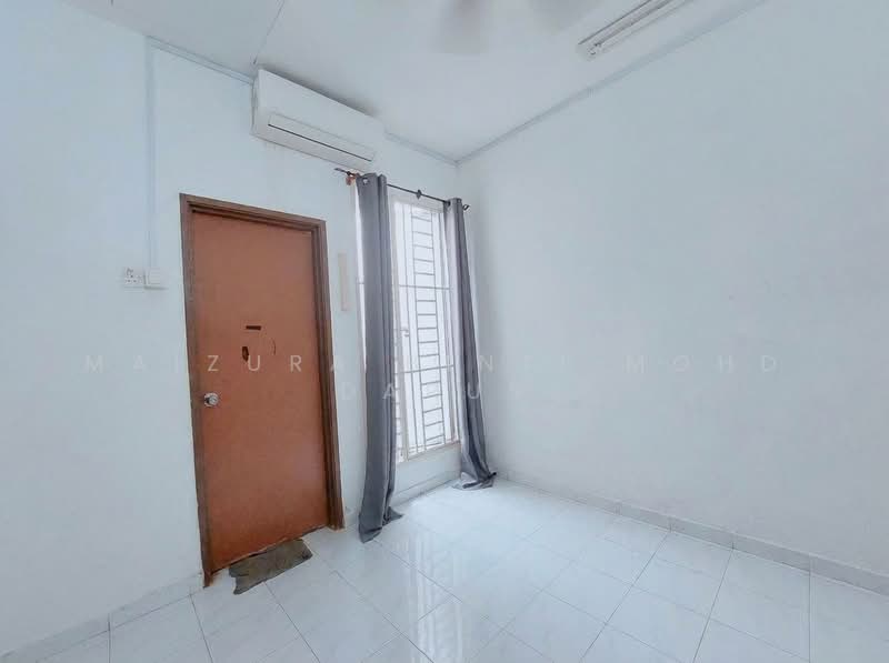 1-storey Terraced House for Sale in Seksyen 30 (Shah Alam) - Maizura binti Mohd Darus - Interior - PropertyGuru.com.my