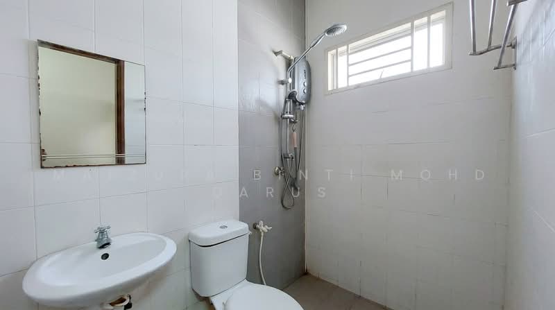 1-storey Terraced House for Sale in Seksyen 30 (Shah Alam) - Maizura binti Mohd Darus - Bathroom - PropertyGuru.com.my