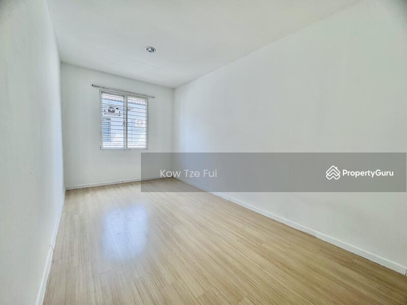 For Sale - Paragon 129