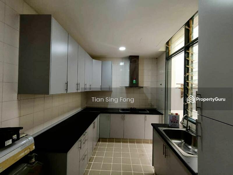 For Sale - Terraced House at Lake Edge