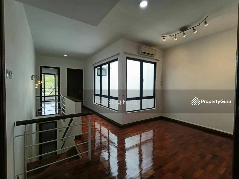 For Sale - Terraced House at Lake Edge