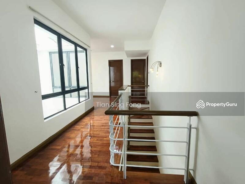 For Sale - Terraced House at Lake Edge