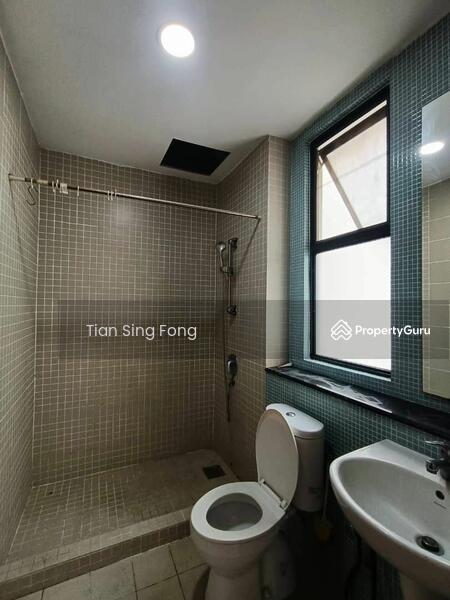 For Sale - Terraced House at Lake Edge