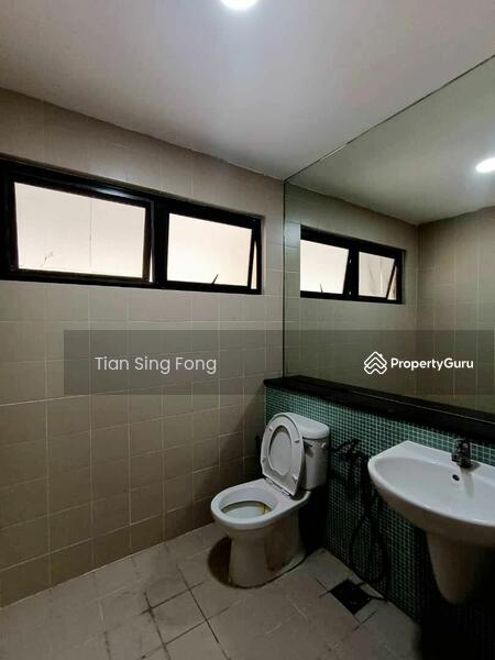 For Sale - Terraced House at Lake Edge