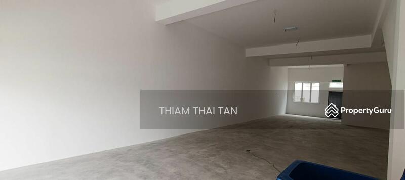 For Rent - KAJANG TAMAN INDAH CHERAS JALAN BALAKONG 4 Storey Shoplot face Main Road for Rent