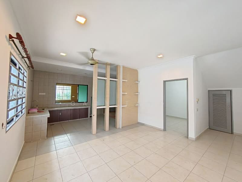 Rumah Berkembar untuk Dijual di Simpang Pulai (Perak) - Gary Tang - Kitchen - PropertyGuru.com.my