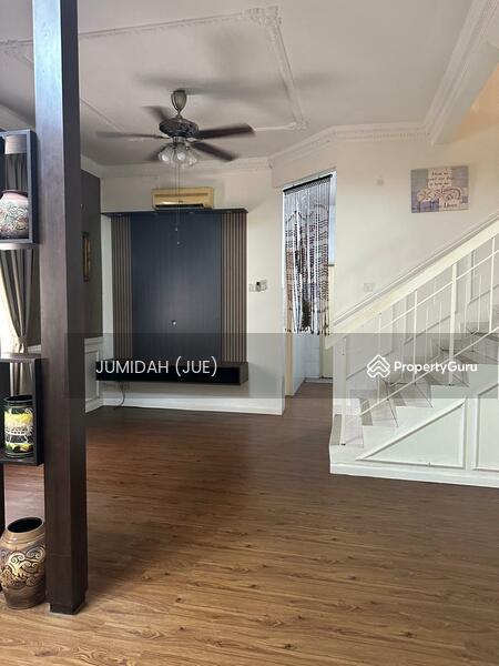End Lot Double Storey Taman Pelangi Semenyih 1Renovated Unit & well maintained 