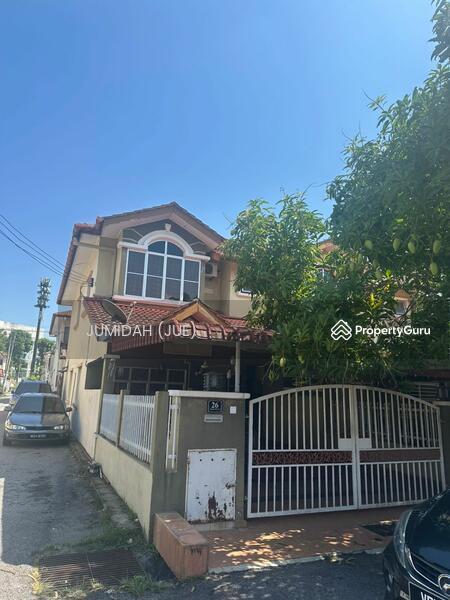 End Lot Double Storey Taman Pelangi Semenyih 1Renovated Unit & well maintained 