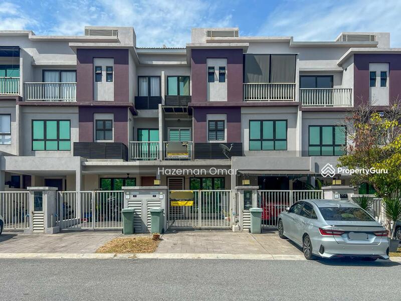 Untuk Dijual - [1539 sqft - Renovated - Facing Open] The Strata Townhouse Bandar Puteri Bangi