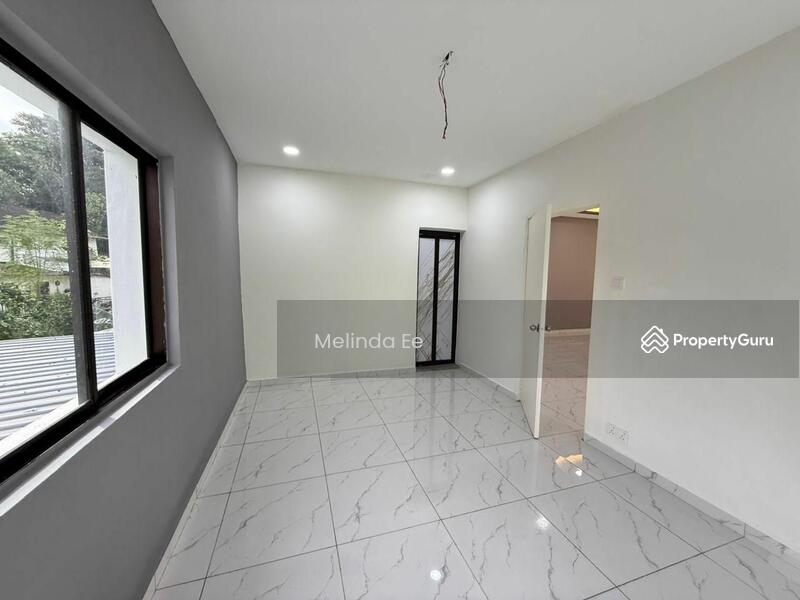 Untuk Dijual - Johor Bahru Kampung Mahmoddiah Fully Renovated 2 Storey Semi D 4bed