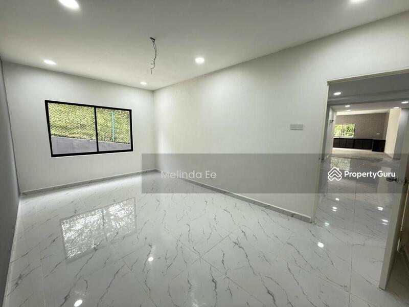 Untuk Dijual - Johor Bahru Kampung Mahmoddiah Fully Renovated 2 Storey Semi D 4bed