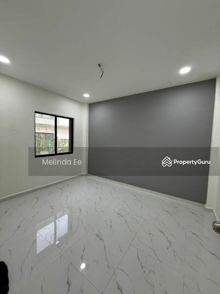 Untuk Dijual - Johor Bahru Kampung Mahmoddiah Fully Renovated 2 Storey Semi D 4bed
