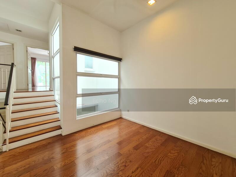 Untuk Disewa - 2.5-storey Terraced House at Amelia