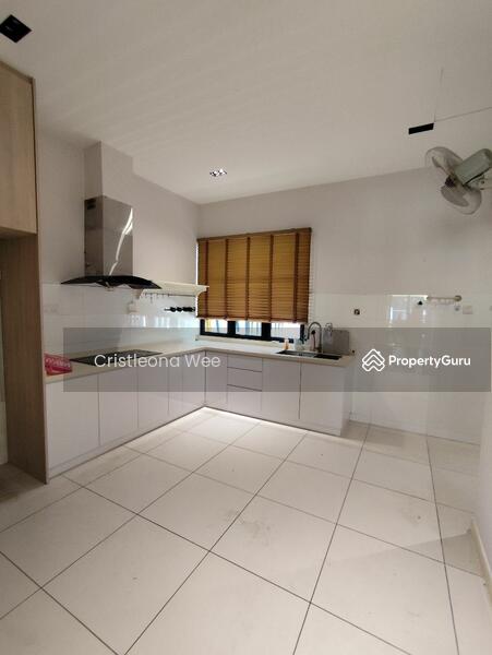 Untuk Disewa - 2-storey Terrace House at 16 Sierra