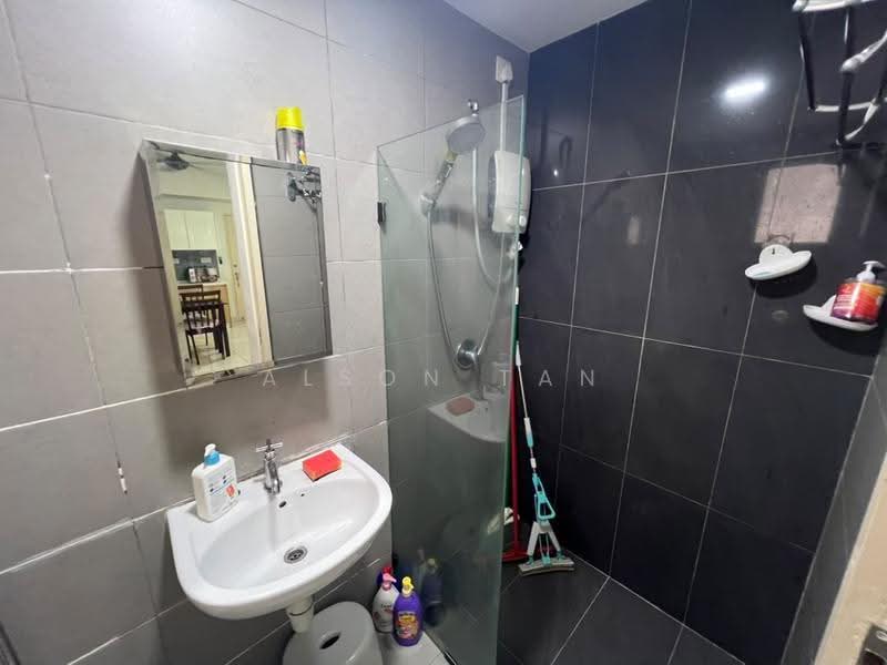 Kondominium untuk Disewa di Avenue D'Vogue - Alson Tan - Bathroom - PropertyGuru.com.my