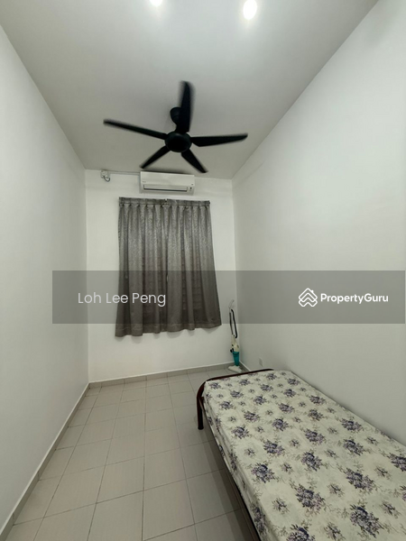For Rent - Townhouse at Taman Kempas Utama