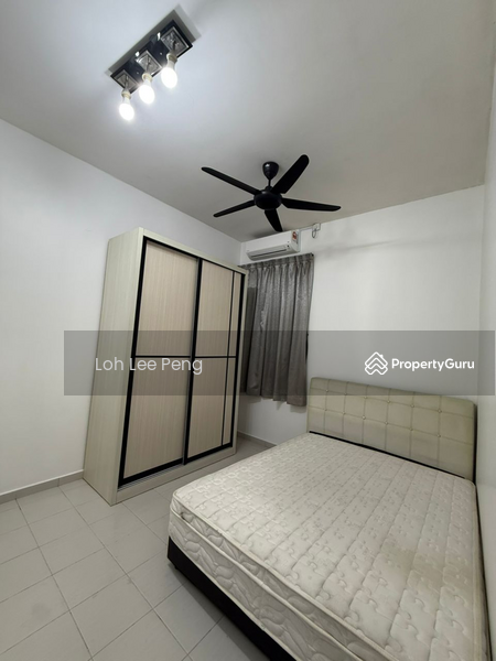 For Rent - Townhouse at Taman Kempas Utama