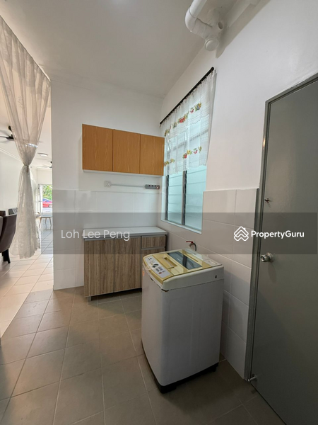 For Rent - Townhouse at Taman Kempas Utama