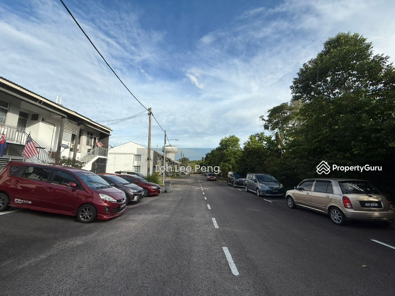 For Rent - Townhouse at Taman Kempas Utama