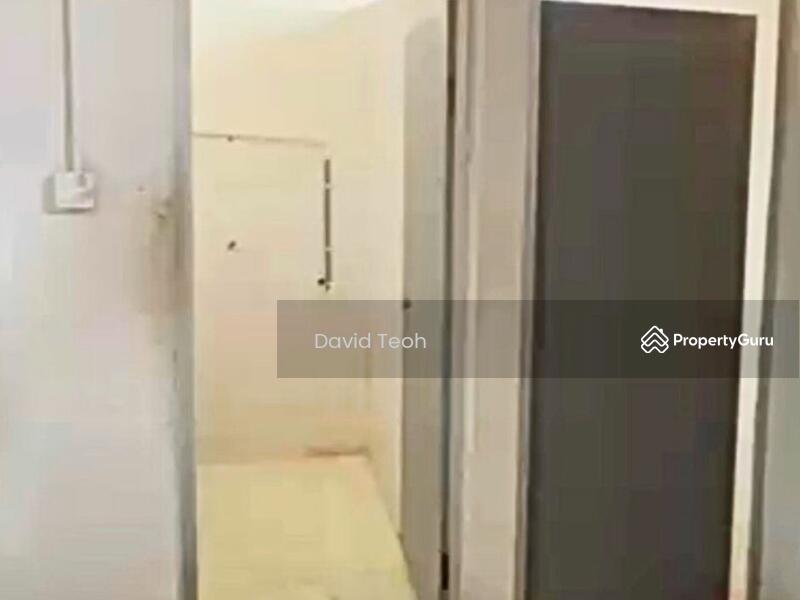 Untuk Disewa - Simpang Ampat Ground Floor Shoplot for Rent at Taman Merak Jaya