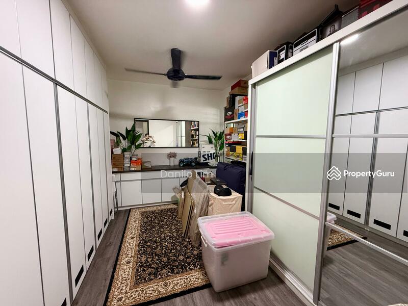 For Sale - Bukit Mandarina, 2.5 Sty, 24x80, 180' KL View, Fully Renovated, Good Condition