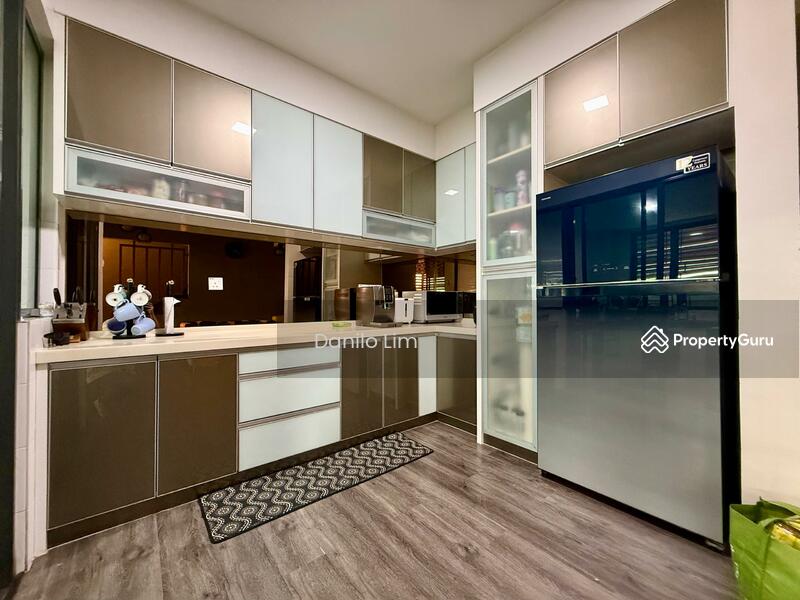 For Sale - Bukit Mandarina, 2.5 Sty, 24x80, 180' KL View, Fully Renovated, Good Condition