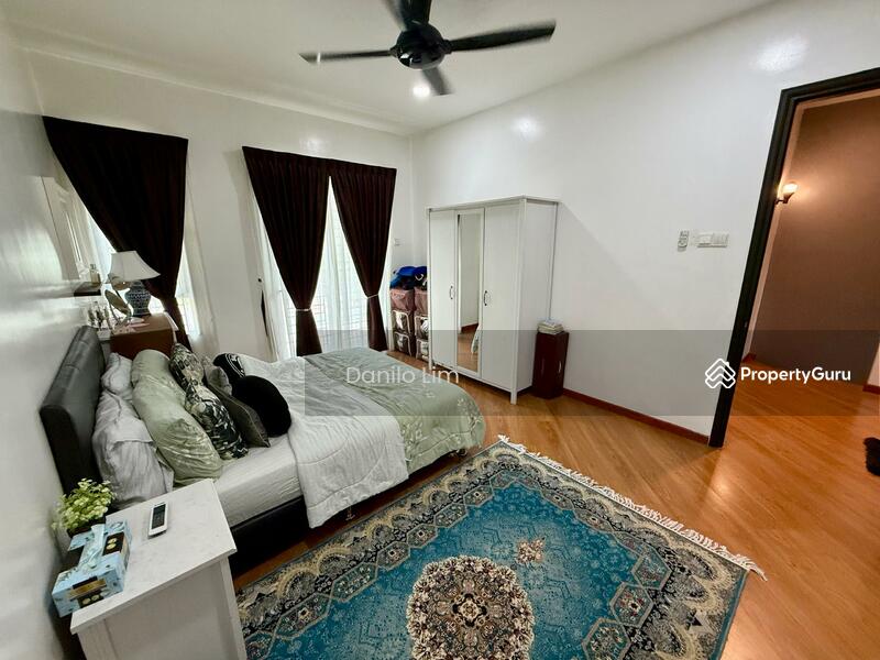 For Sale - Bukit Mandarina, 2.5 Sty, 24x80, 180' KL View, Fully Renovated, Good Condition