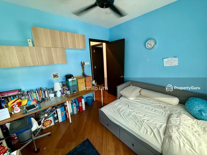 For Sale - Bukit Mandarina, 2.5 Sty, 24x80, 180' KL View, Fully Renovated, Good Condition